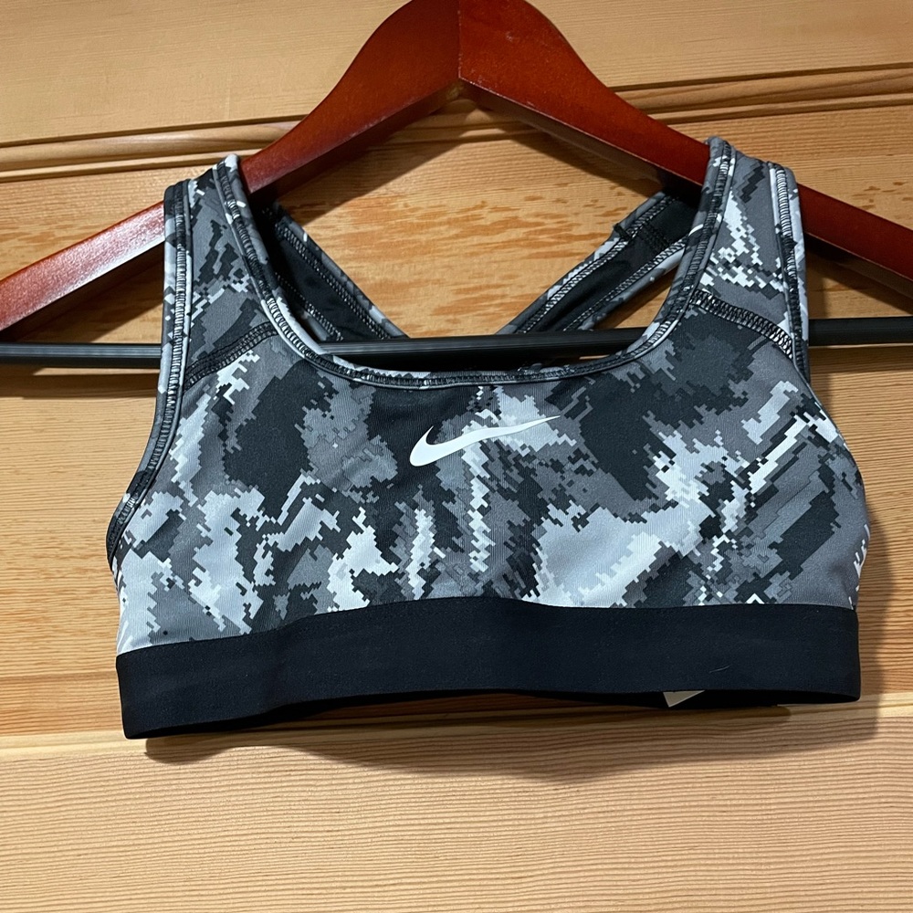 Nike women’s size small black and white digital pattern - Picture 1 of 4